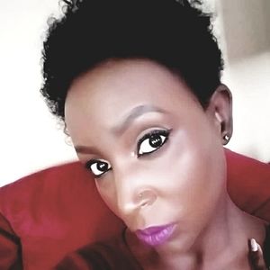 Meet your Posher, Carla